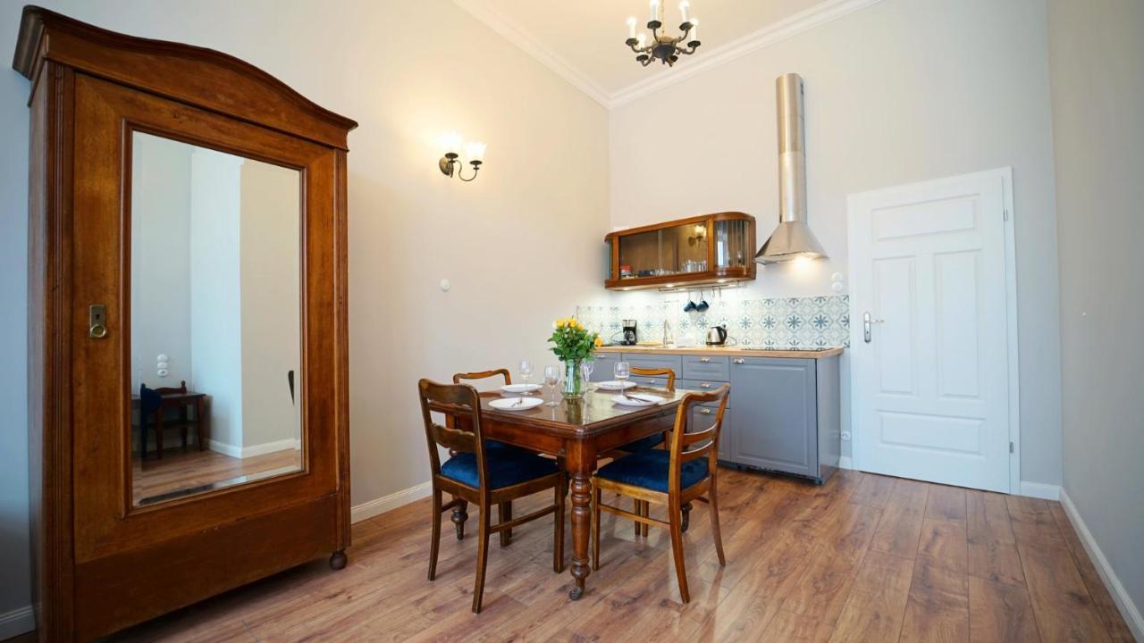 Apartamenty Everysky - Plac Ratuszowy 51 Jelenia Góra Buitenkant foto
